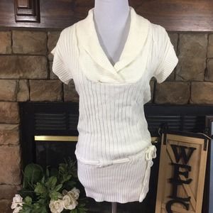 De Rothchild Women's Acrylic Cable Knit Sweater Cap Sleeve Cowl Neck Medium